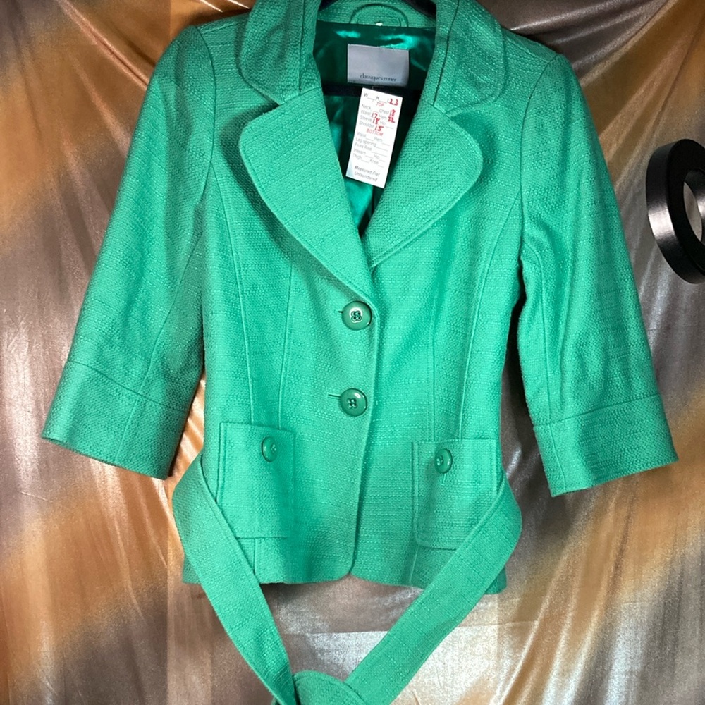 Classifies entier size M green cotton jacket with belt. Super cute! 36” chest‎